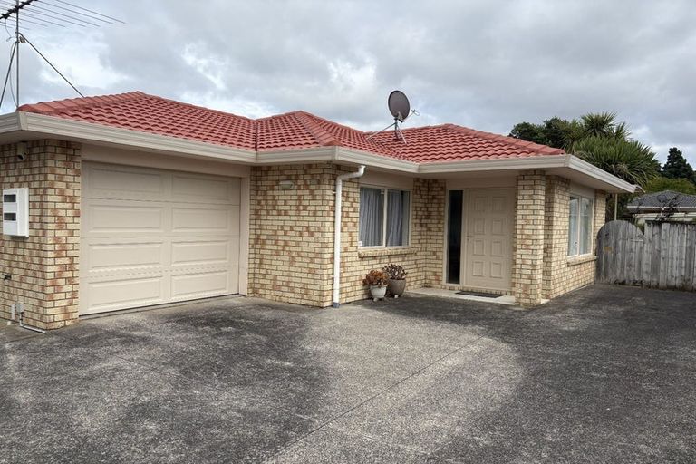 Photo of property in 5a Ocean View Road, Hillcrest, Auckland, 0627