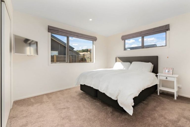 Photo of property in 11 Kapuka Lane, Wanaka, 9305