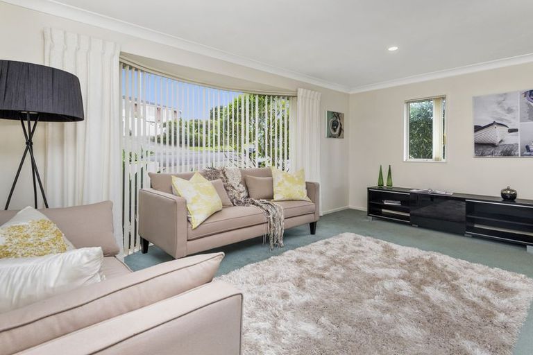 Photo of property in 10 Callender Place, Shelly Park, Auckland, 2014