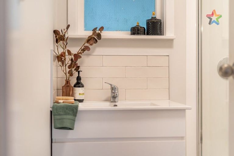 Photo of property in 41 Bird Grove, Stokes Valley, Lower Hutt, 5019