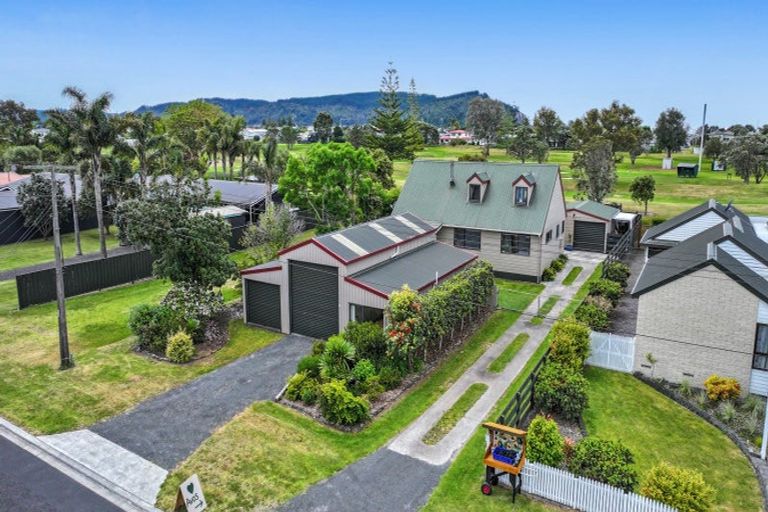 Photo of property in 128 Kiwi Road, Whangamata, 3620