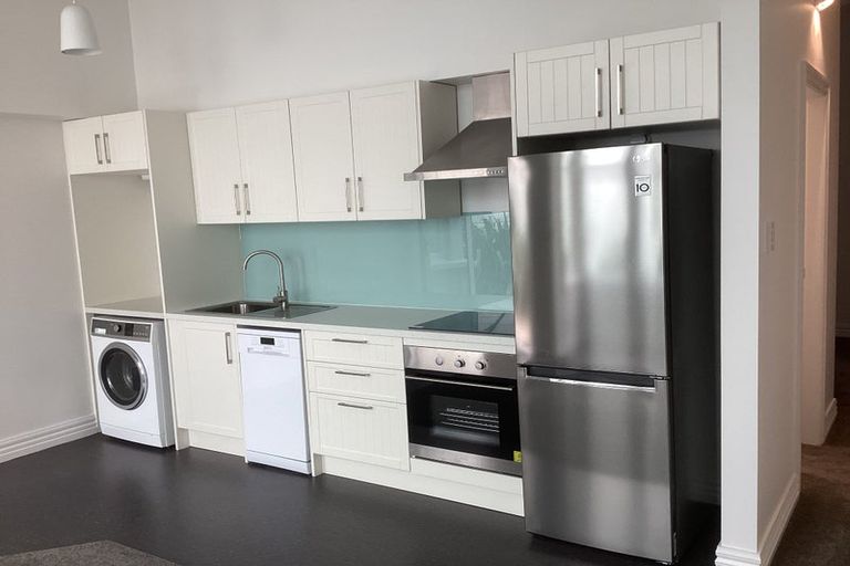 Photo of property in 2 Collina Terrace, Thorndon, Wellington, 6011