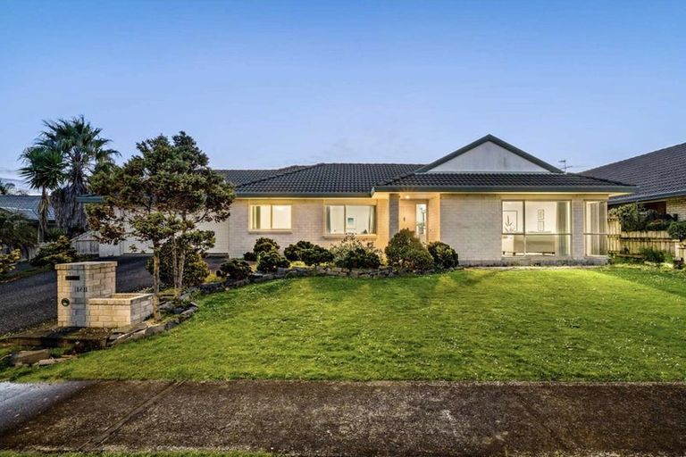 Photo of property in 1/11 Keswick Close, Northpark, Auckland, 2013