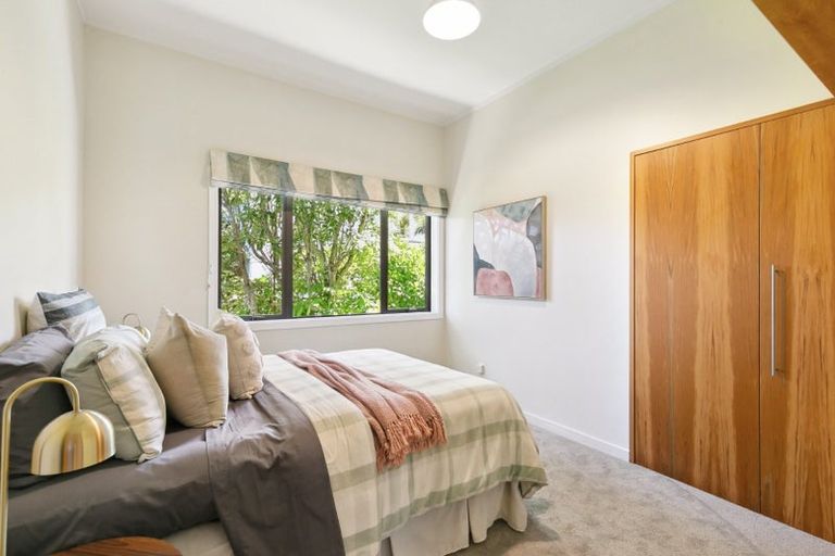 Photo of property in 8 Ranikhet Way, Khandallah, Wellington, 6035