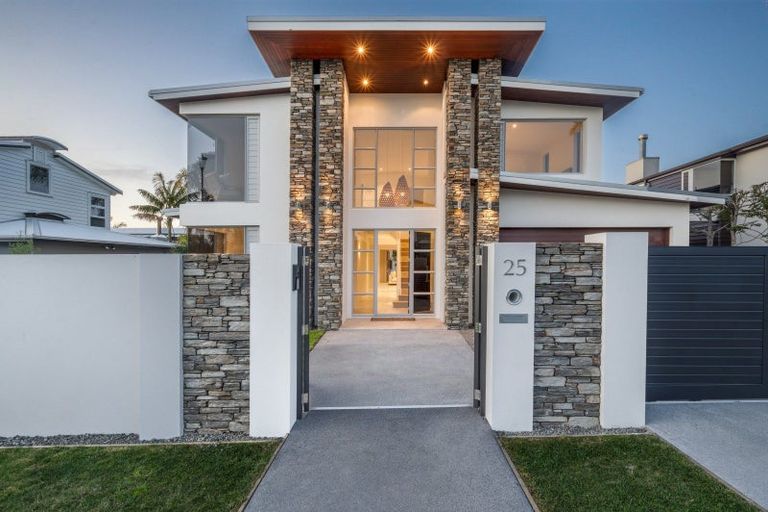 Photo of property in 25 Compass Way, Half Moon Bay, Auckland, 2012