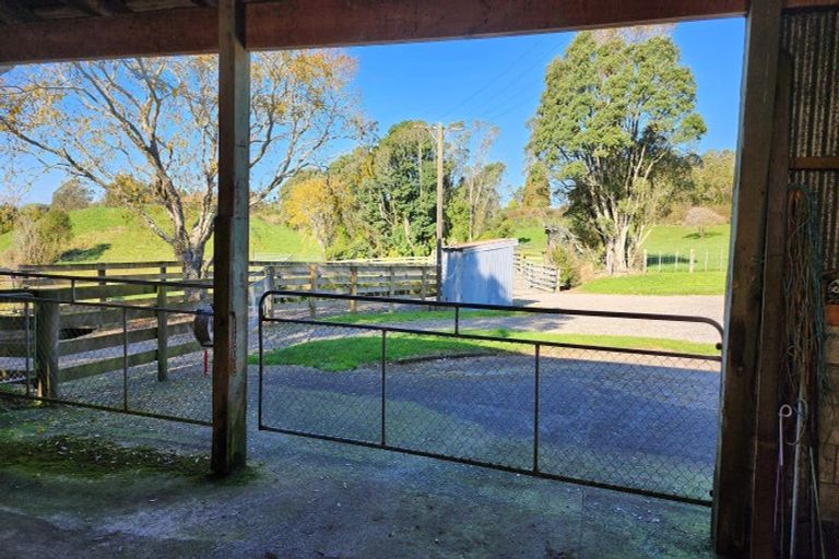 Photo of property in 868 Upland Road, Egmont Village, New Plymouth, 4372