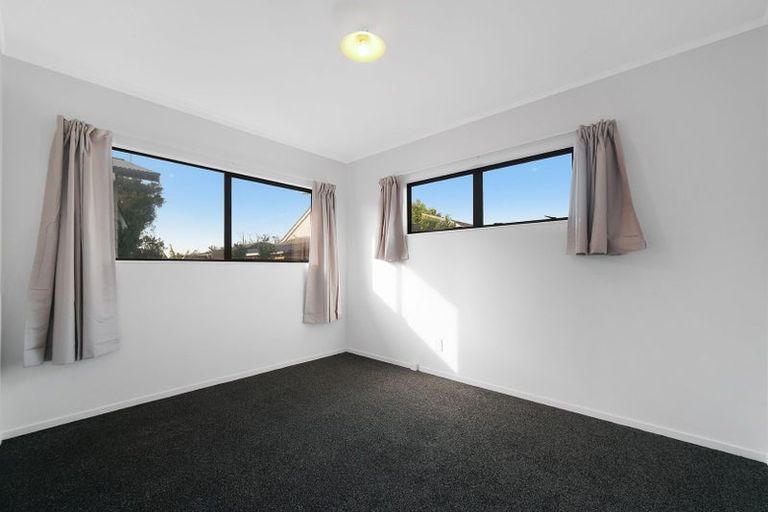 Photo of property in 2/19 Tane Street, New Lynn, Auckland, 0600