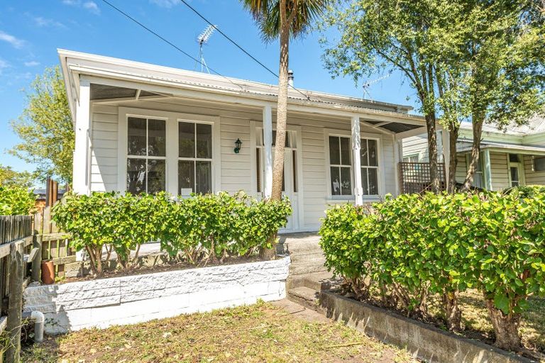 Photo of property in 35 Halswell Street, Whanganui, 4500