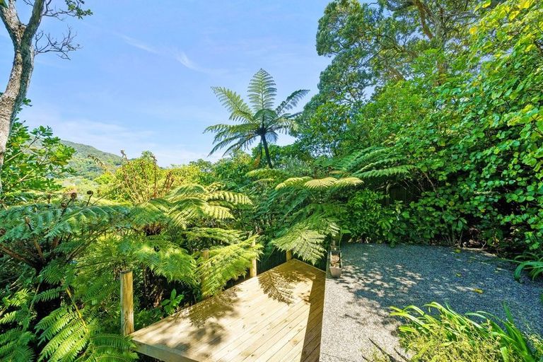 Photo of property in 19 Dillon Street, Lowry Bay, Lower Hutt, 5013