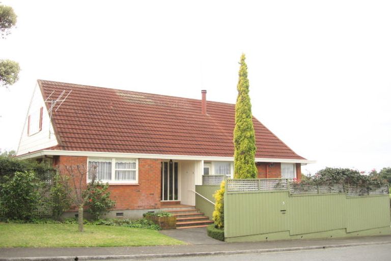 Photo of property in 5 Randall Place, Hospital Hill, Napier, 4110