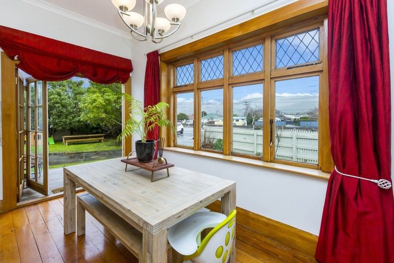 Photo of property in 30 Granville Street, Silverstream, Upper Hutt, 5019