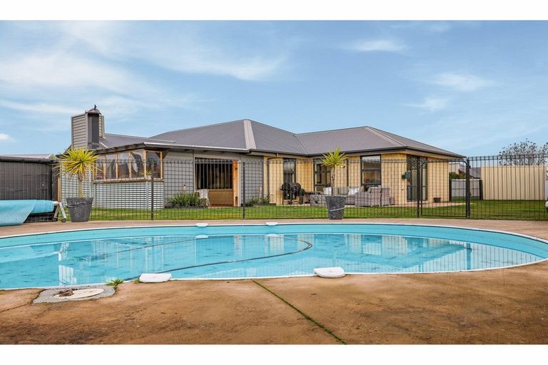 Photo of property in 4 Melville Crescent, Rolleston, 7614