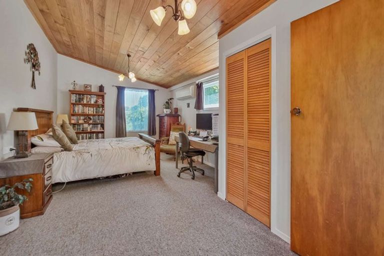 Photo of property in 1 Kamahi Place, Pukehangi, Rotorua, 3015