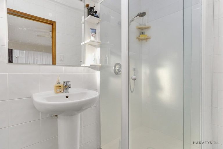 Photo of property in 6 Fairmount Road, Titirangi, Auckland, 0604