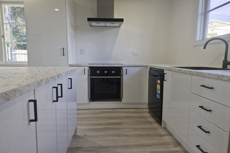 Photo of property in 7b Tasman Street, Vogeltown, New Plymouth, 4310