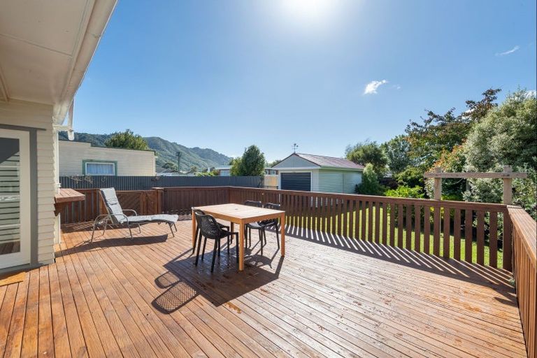 Photo of property in 60 Pine Avenue, Ebdentown, Upper Hutt, 5018