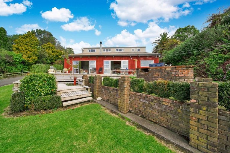 Photo of property in 33 Whakapaki Street, Urenui, 4375