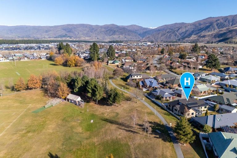 Photo of property in 37 Cairnmuir Crescent, Cromwell, 9310