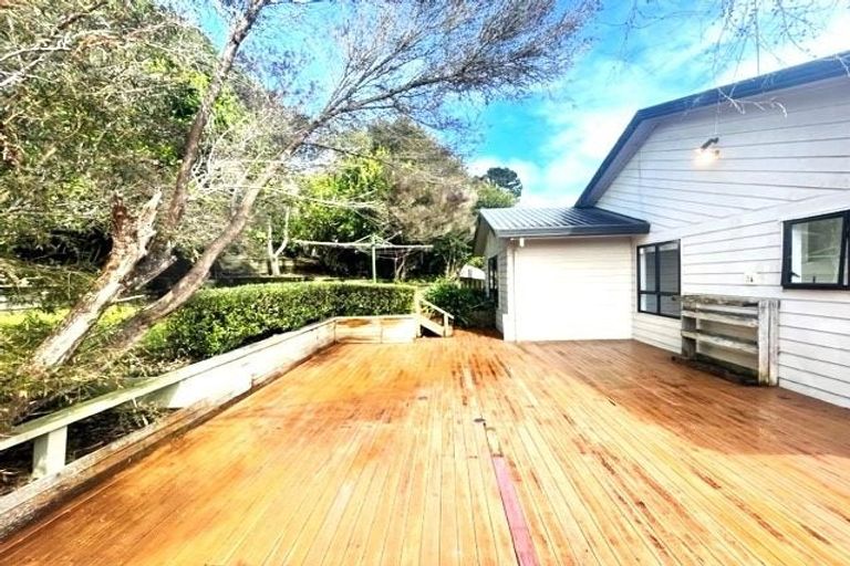 Photo of property in 48 Topliss Drive, Northcross, Auckland, 0632