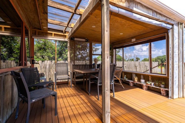 Photo of property in 141 Riria Kereopa Memorial Drive, Raglan, 3297