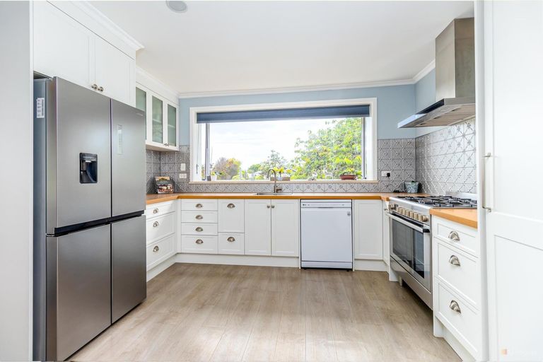 Photo of property in 76 Rhodes Street, Waimate, 7924