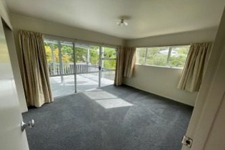 Photo of property in 23b Brian Crescent, Stanmore Bay, Whangaparaoa, 0932
