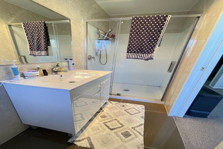 Photo of property in 3 Addison Drive, Glendene, Auckland, 0602