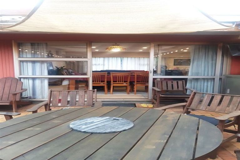 Photo of property in 10 Hazeldene Place, Opaheke, Papakura, 2113