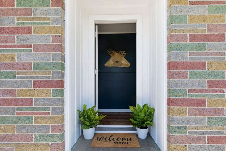 Photo of property in 20 Pamu Place, Waitara, 4320