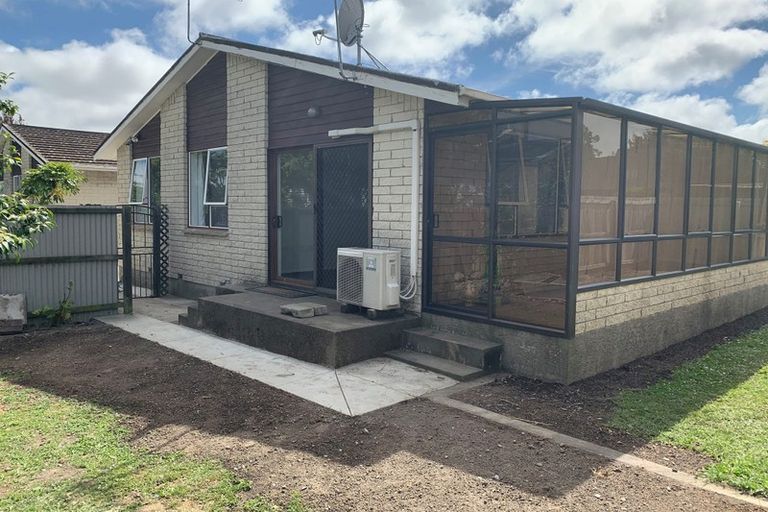 Photo of property in 2/32 Prestons Road, Redwood, Christchurch, 8051