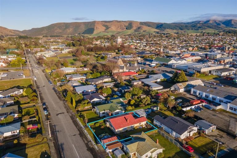 Photo of property in 2 Paul Street, Waimate, 7924