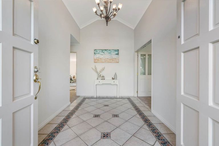 Photo of property in 10 Limerick Place, Dannemora, Auckland, 2016