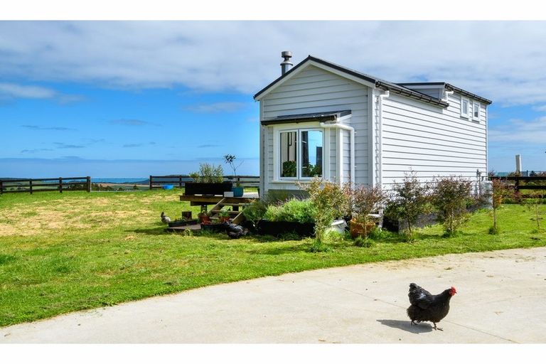 Photo of property in 361c Muriwai Valley Road, Muriwai, 0881