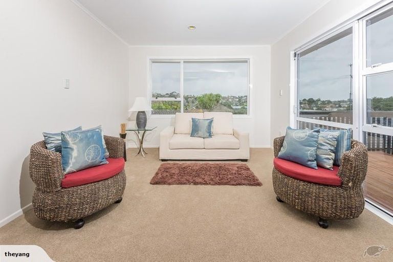 Photo of property in 21 Ludlow Terrace, Totara Vale, Auckland, 0627