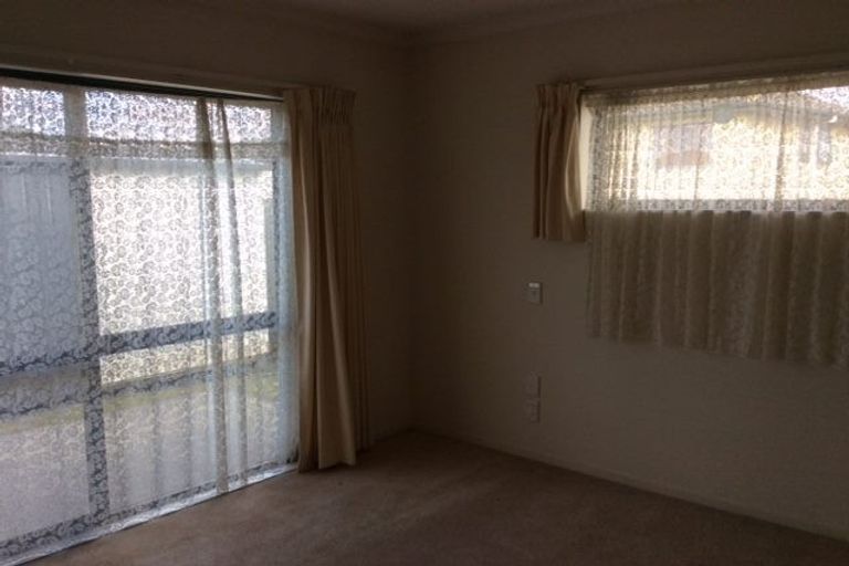 Photo of property in 3b Charlenne Close, Ranui, Auckland, 0612