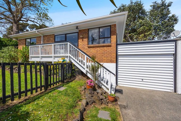 Photo of property in 4a Sullivan Avenue, Mangere Bridge, Auckland, 2022
