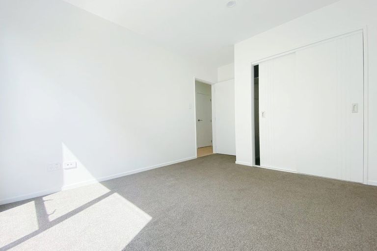 Photo of property in 34 Sinton Road, Hobsonville, Auckland, 0618