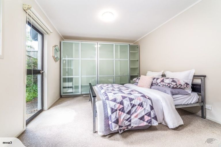 Photo of property in 24a East Coast Road, Milford, Auckland, 0620