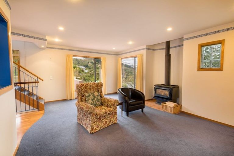 Photo of property in 37 Cornwall Road, Lyttelton, 8082