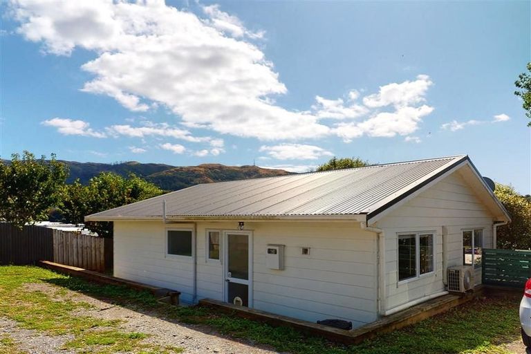 Photo of property in 103 Bell Street, Tawa, Wellington, 5028