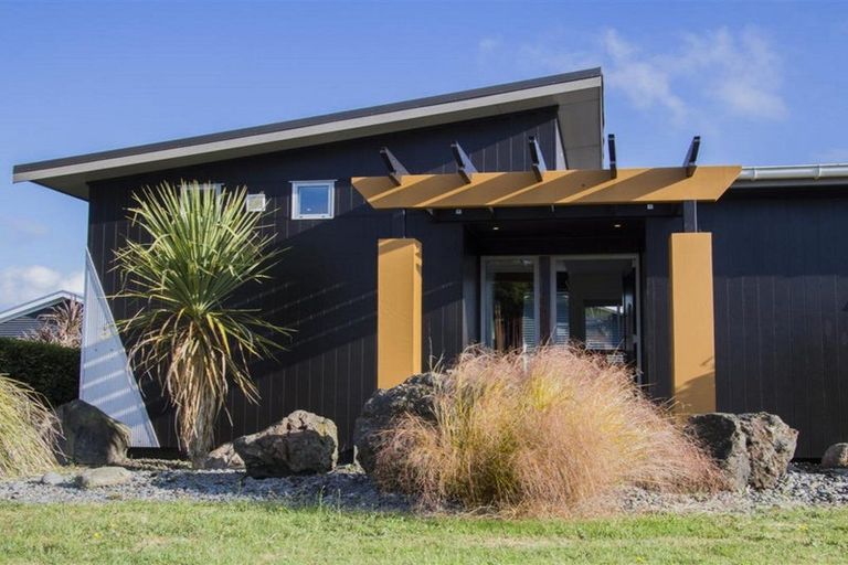 Photo of property in 2 Snowmass Drive, Ohakune, 4625