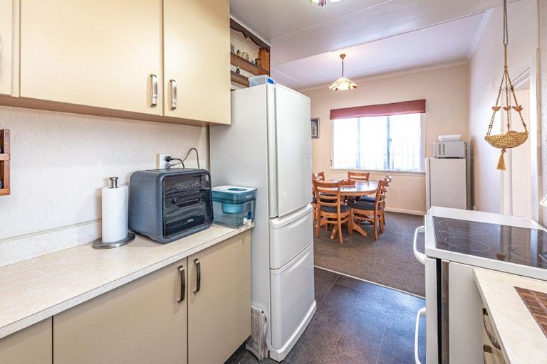 Photo of property in 1 Gunn Street, Gonville, Whanganui, 4501