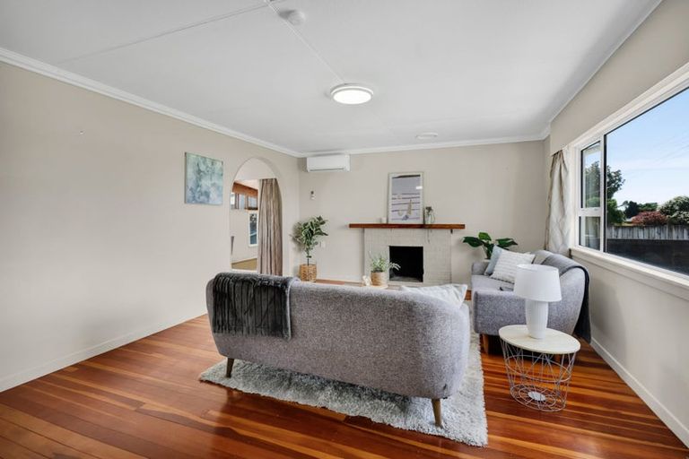 Photo of property in 382 South Road, Omata, New Plymouth, 4374