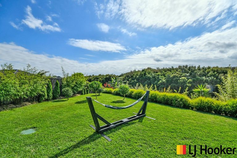 Photo of property in 14 Dame Nganeko Drive, Glenbrook, Waiuku, 2681