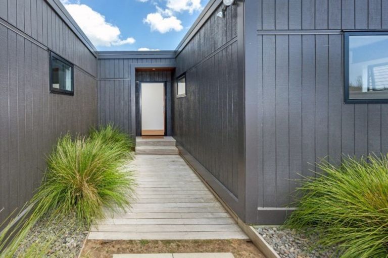 Photo of property in 111 Seabreeze Lane, Whangamata, 3620