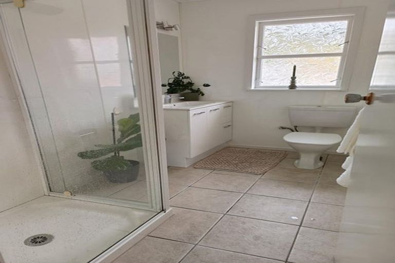 Photo of property in 1/5 Wilmshurst Place, Tawa, Wellington, 5028