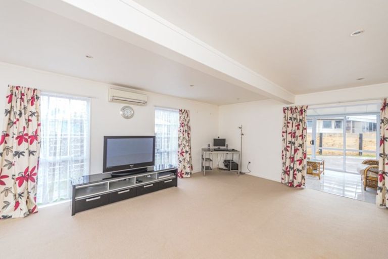 Photo of property in 2 Photinia Place, Aramoho, Whanganui, 4500