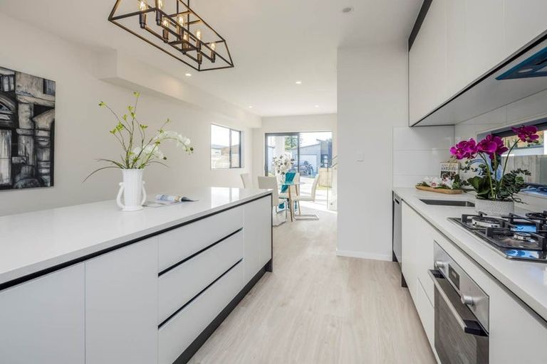 Photo of property in 27 Farranfore Road, Opaheke, Papakura, 2113