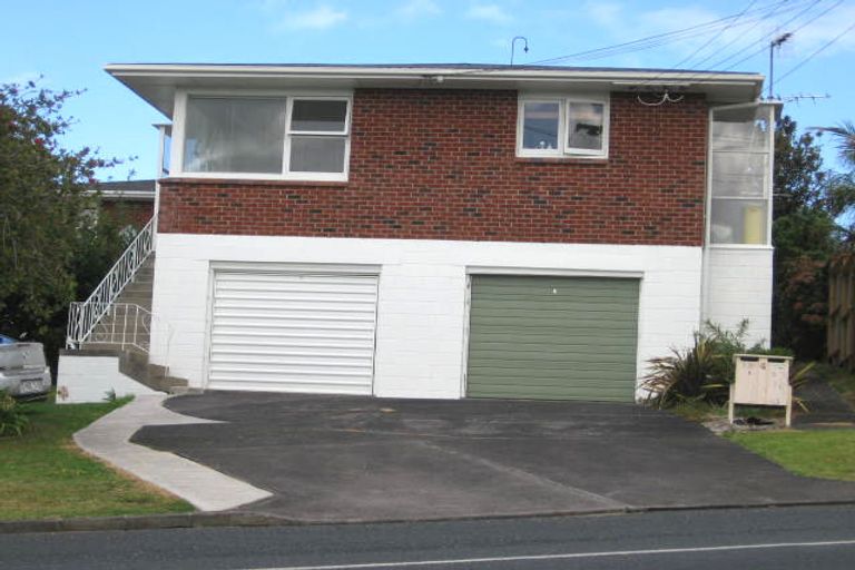 Photo of property in 2/4 Kowhai Road, Campbells Bay, Auckland, 0630