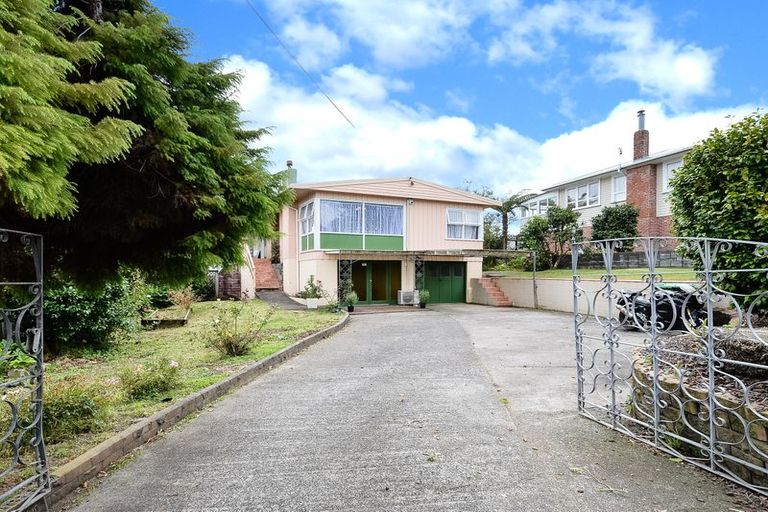 Photo of property in 41 School Road, Te Atatu South, Auckland, 0610